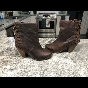 PERU 4 corset leather ankle boots size 6M NEW